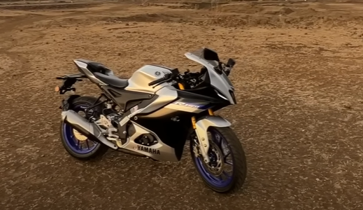 Yamaha R15 V4